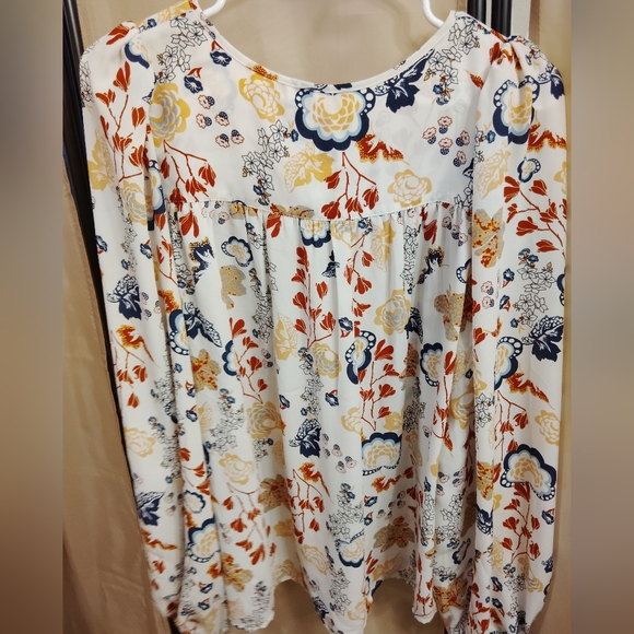 3 Boho Style Tops - Picture 3 of 10